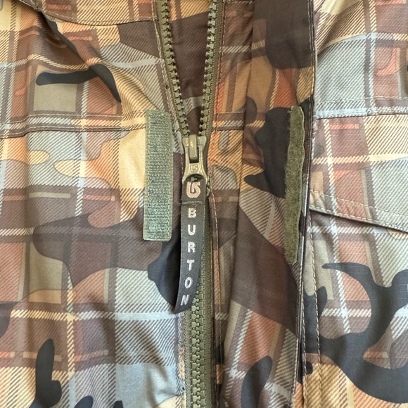 Burton Camo Snowboard Jacket - Picture 7 of 8